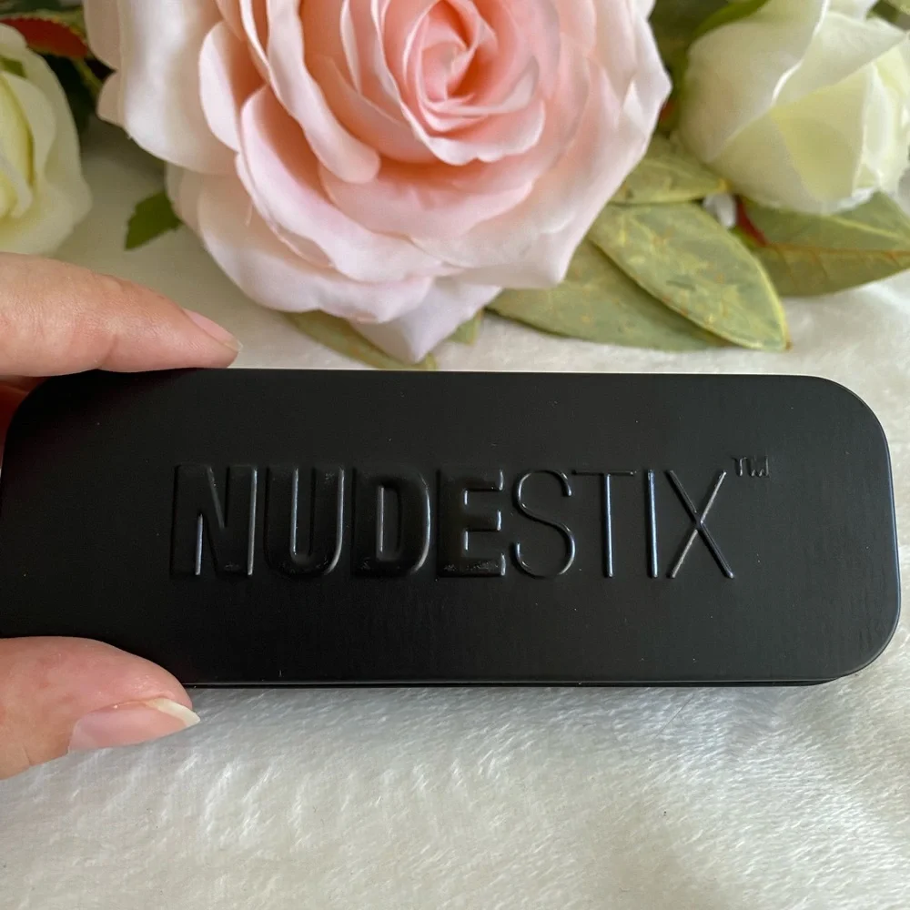 NUDESTIX perfect new eyes